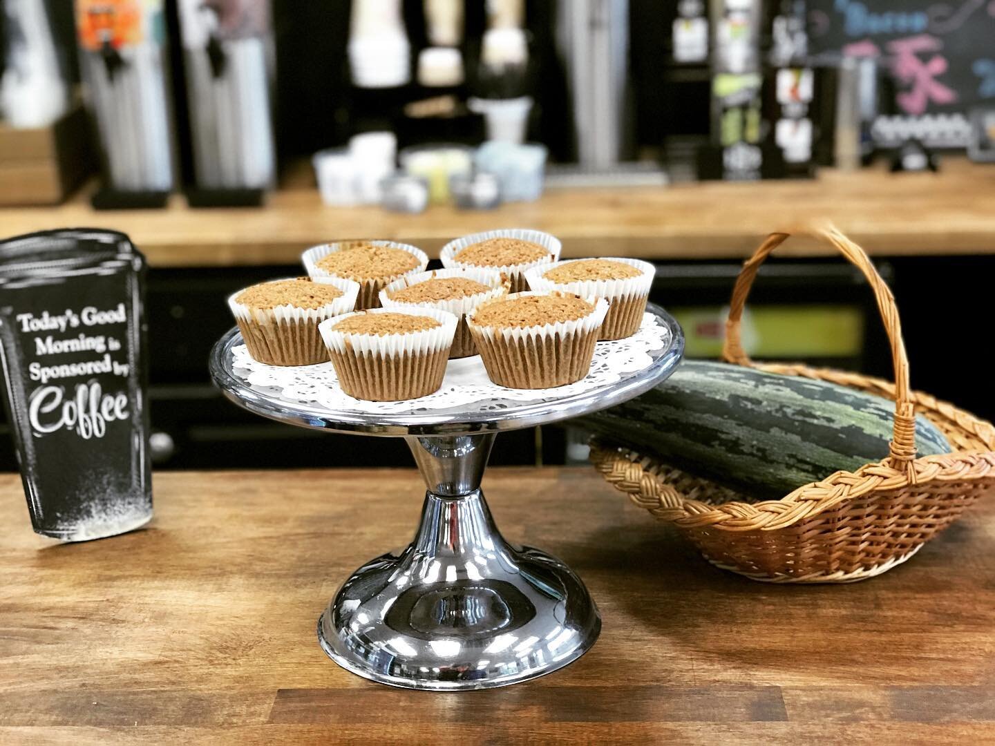Freshly Baked! 
Local zucchini muffins.
Thank you @karlarensch for the beautiful zucchini&rsquo;s .
#caperstoo #eatwelllivewell #caperstoodeli #danbury #danburyct #dailyspecial  #weeklyspecials #bethelct #brookfieldct #newfairfieldct #newtownct #sa