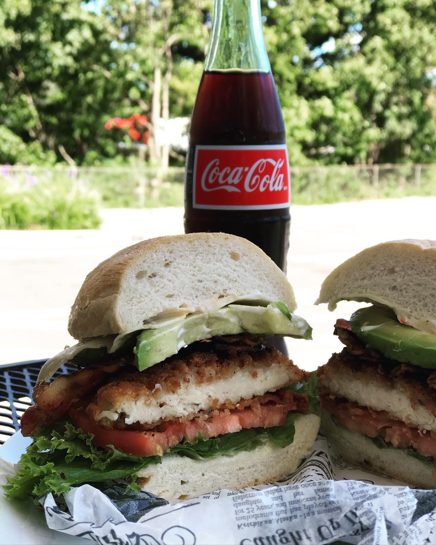 San Diego with Avocado.
Chicken Cutlet, Bacon, Pepperjack Cheese, Lettuce, Tomatoes and Ranch Dressing on a Portuguese Roll.
#caperstoo #eatwelllivewell #caperstoodeli #danbury #danburyct #dailyspecial  #weeklyspecials #bethelct #brookfieldct #newfa